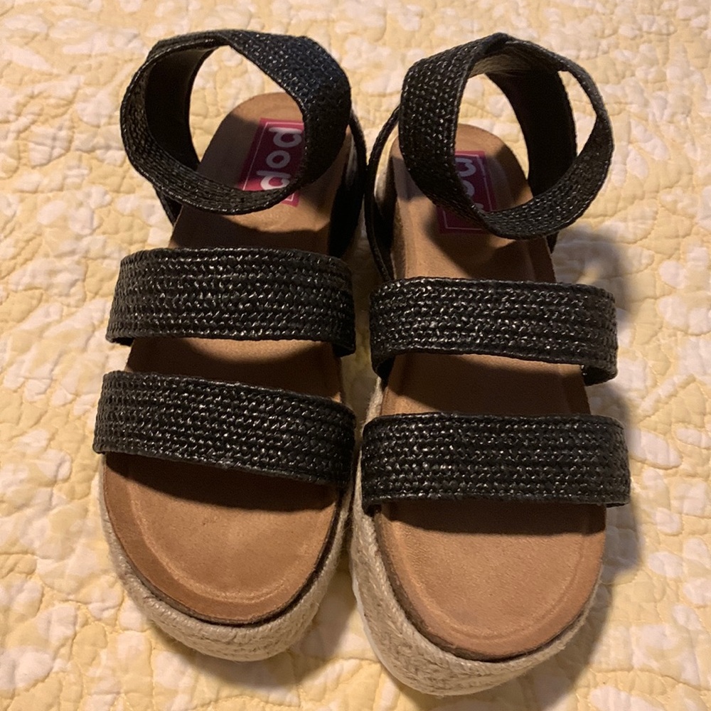 Women’s sandals. Size 6 1/2
